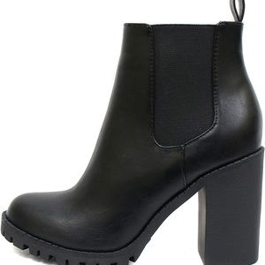 Chunky heel ankle boot